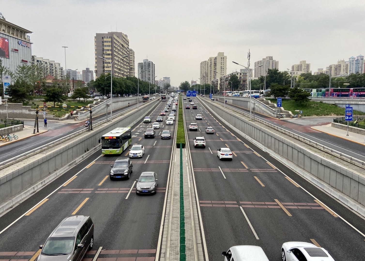 价高舱少 国产汽车“出海”遭遇运力难题